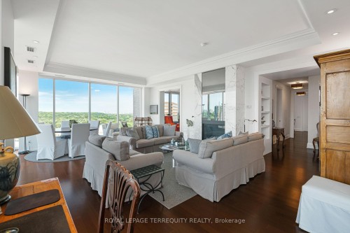 1804-88 Davenport Road, Toronto, ON - Indoor Photo Showing Living Room