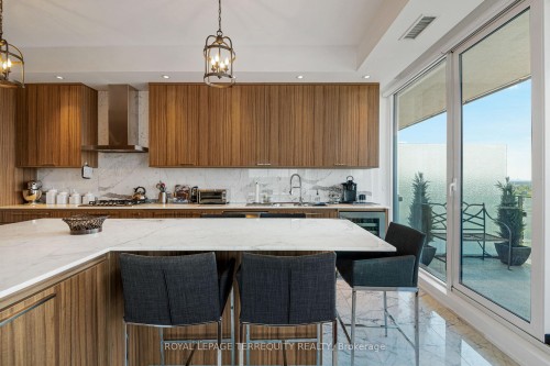 1804-88 Davenport Road, Toronto, ON - Indoor Photo Showing Kitchen