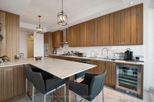 1804-88 Davenport Road, Toronto, ON - Indoor