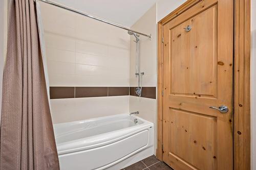 Bathroom - 864 Rue Coupal, Mont-Tremblant, QC - Indoor Photo Showing Bathroom