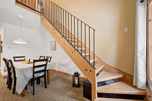 Staircase - 864 Rue Coupal, Mont-Tremblant, QC - Indoor