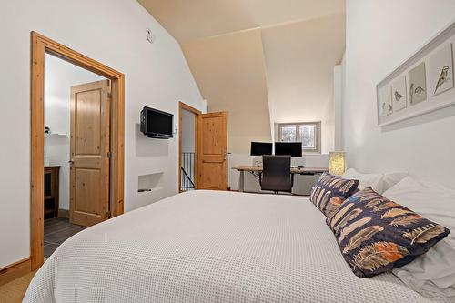 Primary bedroom - 864 Rue Coupal, Mont-Tremblant, QC - Indoor Photo Showing Bedroom