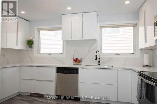 3384 Hannibal Road, Burlington, ON - Indoor Photo Showing Kitchen With Upgraded Kitchen