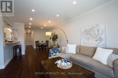 3384 Hannibal Road, Burlington, ON - Indoor Photo Showing Living Room