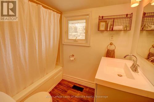6 Hibberd Lane, Huntsville (Chaffey), ON - Indoor Photo Showing Bathroom