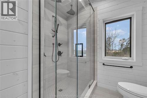 434 Front Road, Norfolk County, ON - Indoor Photo Showing Bathroom