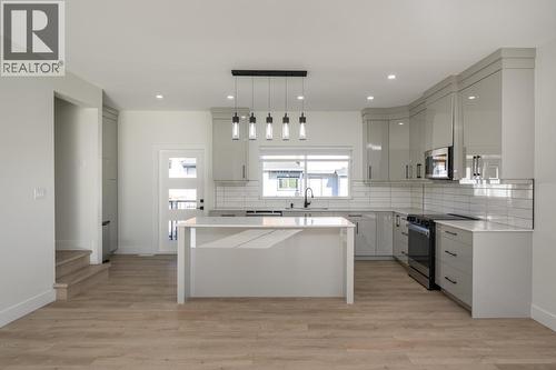 #1202 2395 Rowe Street, Prince George, BC - Indoor Photo Showing Kitchen With Upgraded Kitchen