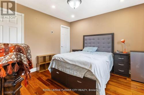 15 Thistle Ridge Drive Ne, Vaughan, ON - Indoor Photo Showing Bedroom