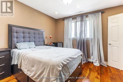 15 Thistle Ridge Drive Ne, Vaughan, ON - Indoor Photo Showing Bedroom