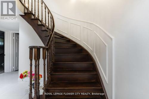 15 Thistle Ridge Drive Ne, Vaughan, ON - Indoor Photo Showing Other Room