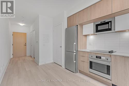 527 - 1 Belsize Drive, Toronto, ON - Indoor Photo Showing Kitchen