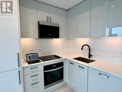 2805 - 280 Dundas Street W, Toronto, ON - Indoor Photo Showing Kitchen With Upgraded Kitchen