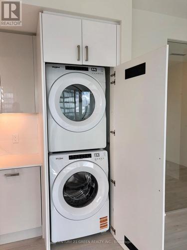 2805 - 280 Dundas Street W, Toronto, ON - Indoor Photo Showing Laundry Room