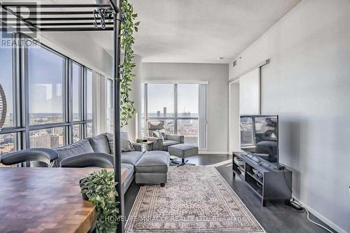 3505 - 159 Dundas Street E, Toronto, ON - Indoor Photo Showing Living Room