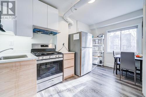 6 - 5 Sorauren Avenue, Toronto, ON - Indoor Photo Showing Kitchen
