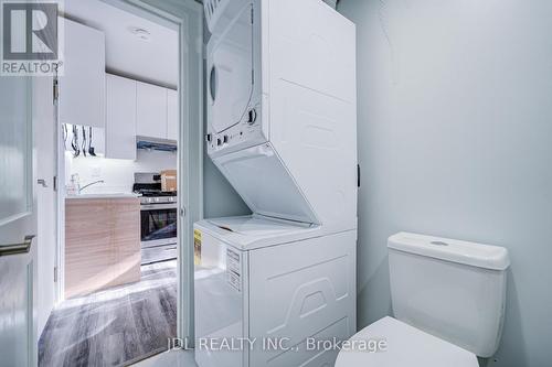 6 - 5 Sorauren Avenue, Toronto, ON - Indoor Photo Showing Laundry Room