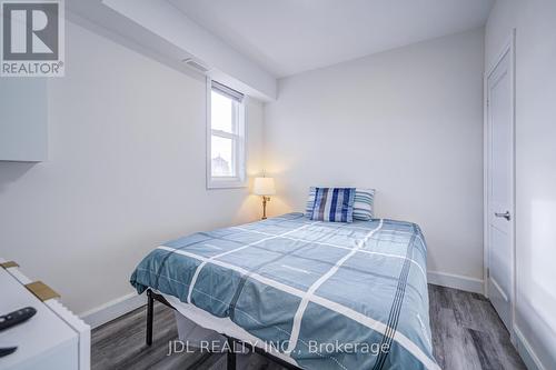 6 - 5 Sorauren Avenue, Toronto, ON - Indoor Photo Showing Bedroom