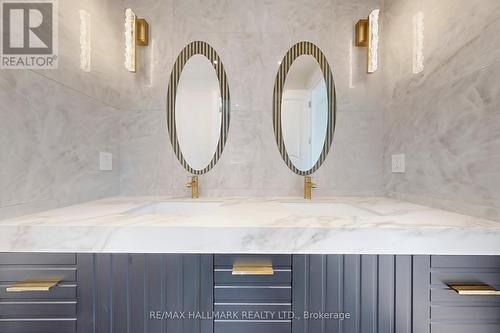 150 Olde Bayview Avenue, Richmond Hill, ON - Indoor Photo Showing Bathroom