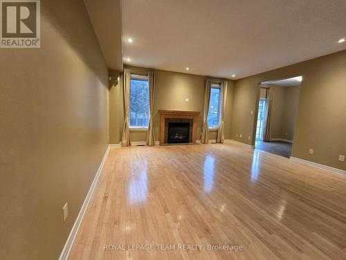 142 Hillman Marsh Way, Ottawa, ON - Indoor With Fireplace