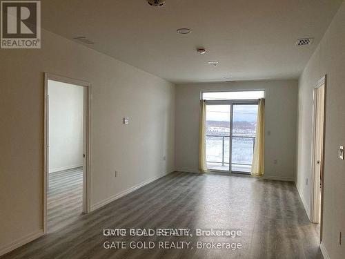 513 - 1098 Paisley Road W, Guelph, ON - Indoor Photo Showing Other Room