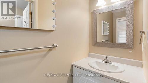 54 Princeton Place, Belleville (Thurlow Ward), ON - Indoor Photo Showing Bathroom