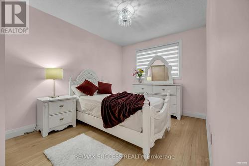 2281 Wildwood Crescent, Pickering, ON - Indoor Photo Showing Bedroom