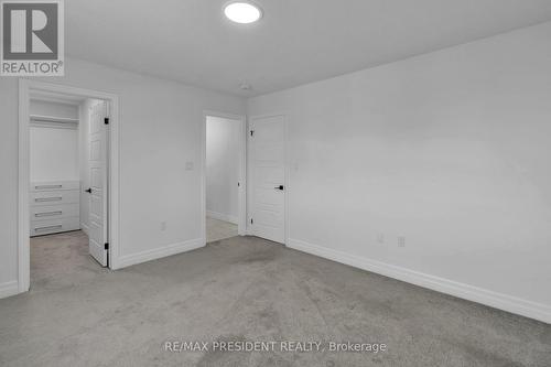 Primary En-suite - 133 Marconi Court, London East, ON - Indoor Photo Showing Other Room