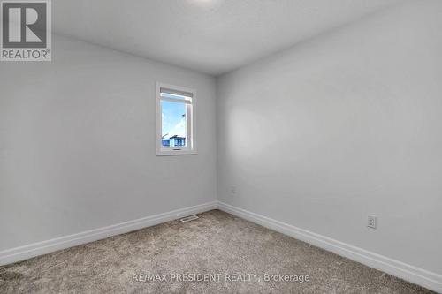 Third Bedroom - 133 Marconi Court, London East, ON - Indoor Photo Showing Other Room