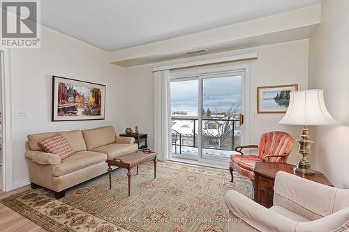 310 - 91 Raglan Street, Collingwood, ON - Indoor Photo Showing Living Room