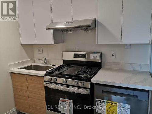5 - 5 Sorauren Avenue, Toronto, ON - Indoor Photo Showing Kitchen