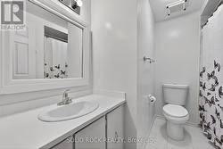 MAIN BATHROOM - 