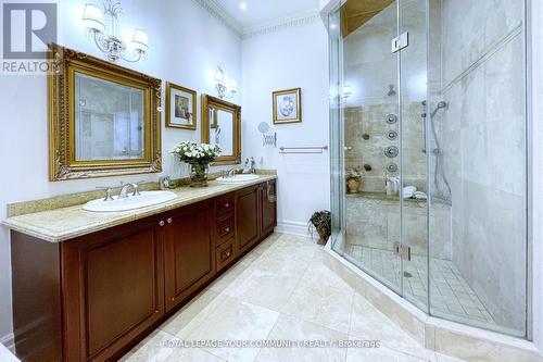 95 Naughton Drive, Richmond Hill, ON - Indoor Photo Showing Bathroom