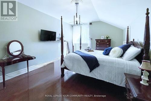 95 Naughton Drive, Richmond Hill, ON - Indoor Photo Showing Bedroom