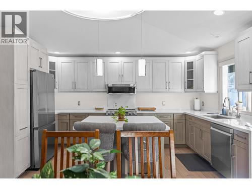 880 Mt Bulman Place, Vernon, BC - Indoor Photo Showing Kitchen