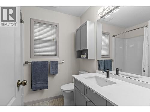 880 Mt Bulman Place, Vernon, BC - Indoor Photo Showing Bathroom