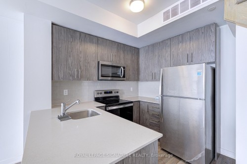 4-3429 Ridgeway Drive, Mississauga, ON - Indoor Photo Showing Kitchen With Upgraded Kitchen