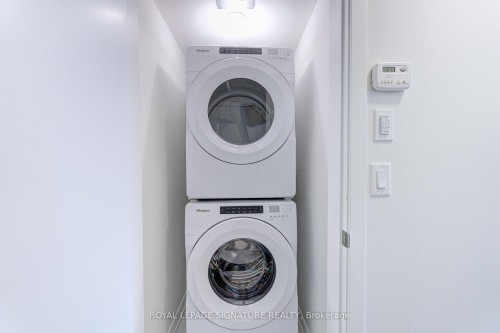 4-3429 Ridgeway Drive, Mississauga, ON - Indoor Photo Showing Laundry Room