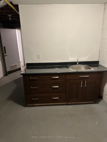 102 Lakeshore Road E, Mississauga, ON 