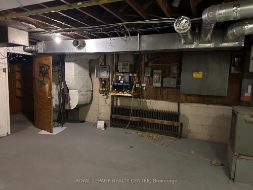 102 Lakeshore Road E, Mississauga, ON 