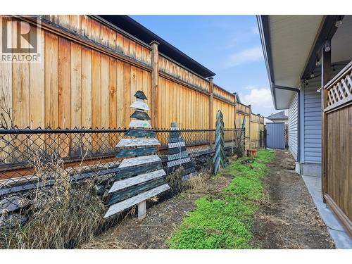 3005 Miller Court, Kamloops, BC - Outdoor With Exterior