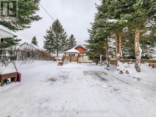 123 Picadilly Circle, Iroquois Falls, ON - Outdoor