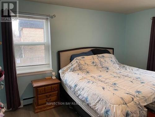3 - 5 Applewood Avenue, Hamilton (Stoney Creek), ON - Indoor Photo Showing Bedroom