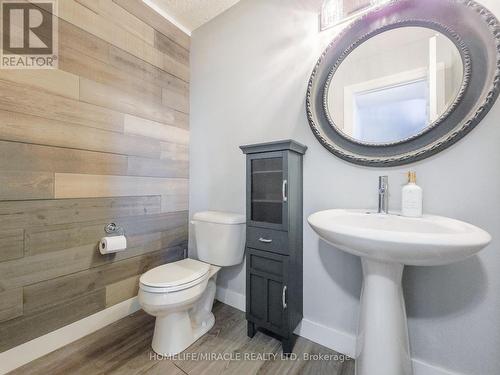 228 Sunny Meadow Court, Kitchener, ON - Indoor Photo Showing Bathroom