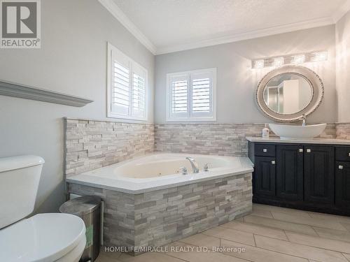 228 Sunny Meadow Court, Kitchener, ON - Indoor Photo Showing Bathroom