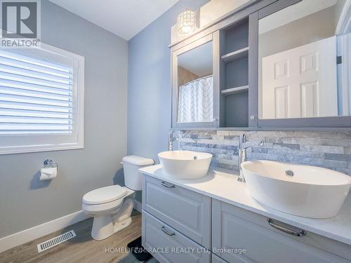 228 Sunny Meadow Court, Kitchener, ON - Indoor Photo Showing Bathroom