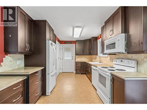 5207 Alain Road, Vernon, BC - Indoor Photo Showing Kitchen