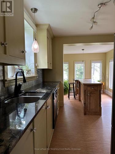 420 Albertus Avenue N, Peterborough (Town Ward 3), ON - Indoor Photo Showing Kitchen With Double Sink