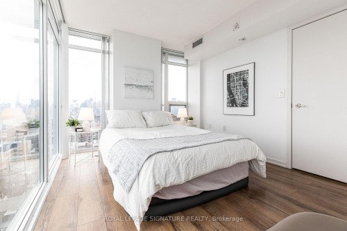 2121E-36 Lisgar Street, Toronto, ON - Indoor Photo Showing Bedroom