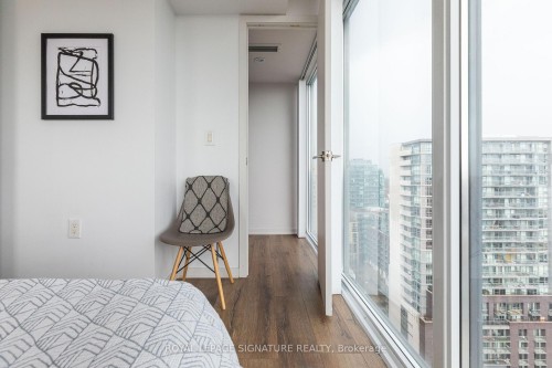 2121E-36 Lisgar Street, Toronto, ON - Indoor Photo Showing Bedroom