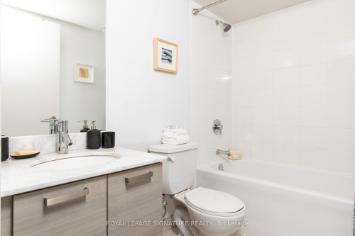 2121E-36 Lisgar Street, Toronto, ON - Indoor Photo Showing Bathroom
